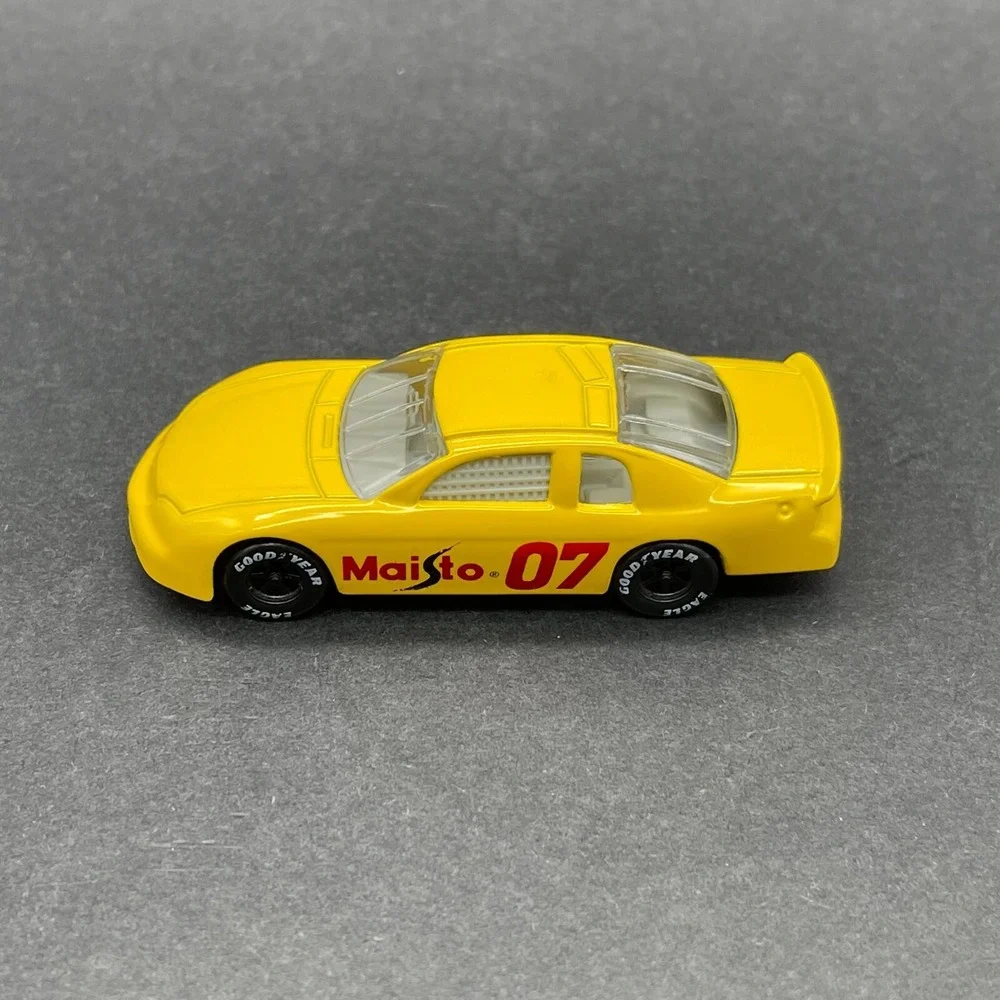 Maisto Chevrolet Chevy Monte Carlo Race Car #7 Yellow Diecast 1/64 Scale Loose